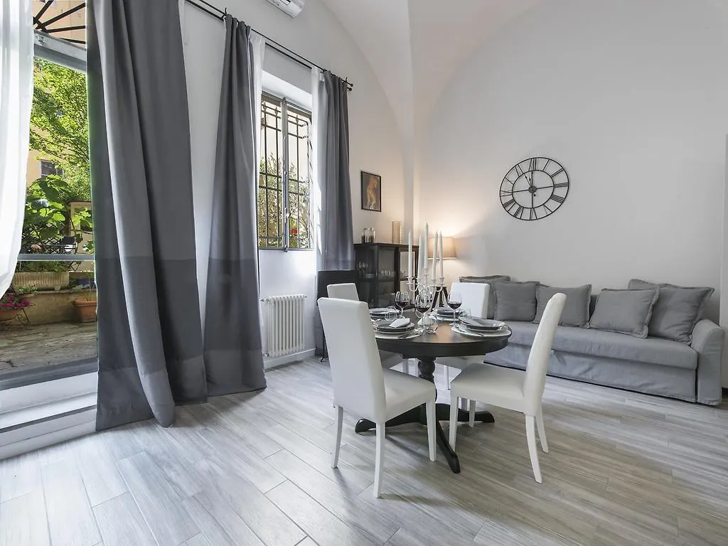 Cynthia'S Garden - Apartment With Private Garden In Santa Croce Florens 0*,